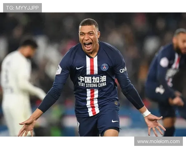 足球与超级英雄的碰撞：十大传奇球星与十大英雄人物对决想象分析