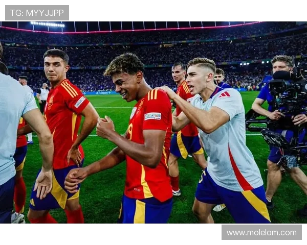 足球巨星1对1斗牛对决精彩瞬间大集锦挑战极限技术与控球能力