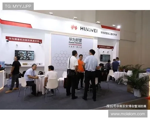 足球巨星齐聚华为中心，共同开启科技与体育跨界合作新篇章